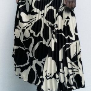 Elegant Black and Cream Floral Skirt